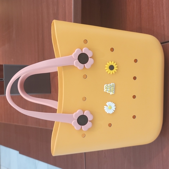 Rubber Tote Charm Bag with 3 Charms - Picture 1 of 1